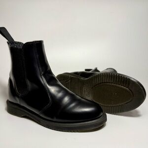 Dr. Marten’s Women’s 7 Black Boots leather “Flora” Chelsea mid length slip on